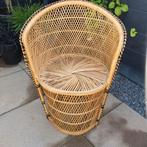 Retro vintage rieten pauw stoel ter decoratie, Huis en Inrichting, Stoelen, Gebruikt, Bruin, Riet of Rotan, Ophalen of Verzenden