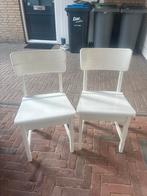 Twee witte houten stoelen om op te knappen, Huis en Inrichting, Stoelen, Ophalen, Gebruikt, Twee, Wit