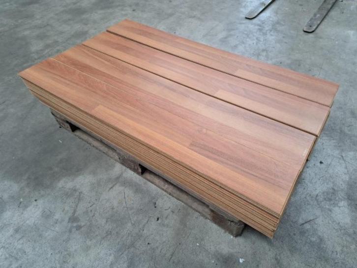 laminaat vloer 19x138 cm, 28m², kliklaminaat, bruin., Doe-het-zelf en Verbouw, Vloerdelen en Plavuizen, Gebruikt, Laminaat, Overige materialen