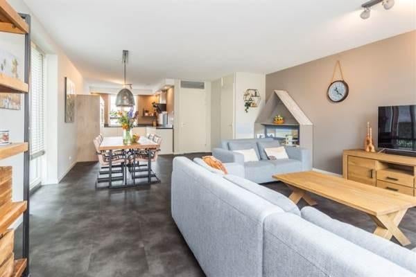 Complete woonkamer! 2 banken, salontagel en tv meubel, Huis en Inrichting, Complete eetkamers, Ophalen of Verzenden, Gebruikt