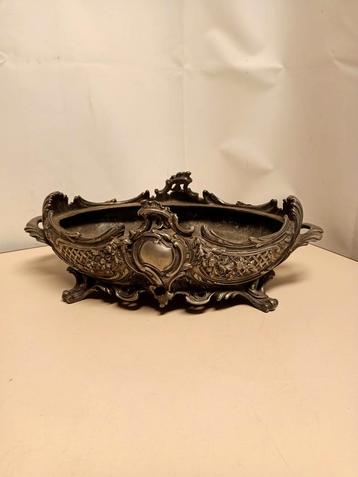 Antieke Bronzen Jardinière beschikbaar voor biedingen
