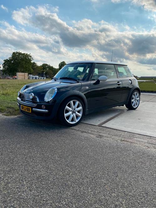 Mini 1.6 16V Cooper 2003 Zwart APK tot aug-2026, Auto's, Mini, Particulier, Cooper, Airconditioning, Bluetooth, Centrale vergrendeling