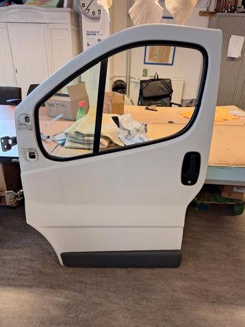 Nette deur links voor Opel Vivaro Renault Trafic beschikbaar voor biedingen