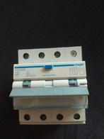 Hager AFM482G Aardlekautomaat C32 0.3A, Ophalen of Verzenden, Zo goed als nieuw