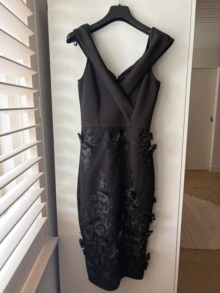Zwarte cocktailjurk Lipsy met bardot halslijn, als nieuw!, Kleding | Dames, Jurken, Zo goed als nieuw, Maat 36 (S), Zwart, Boven de knie