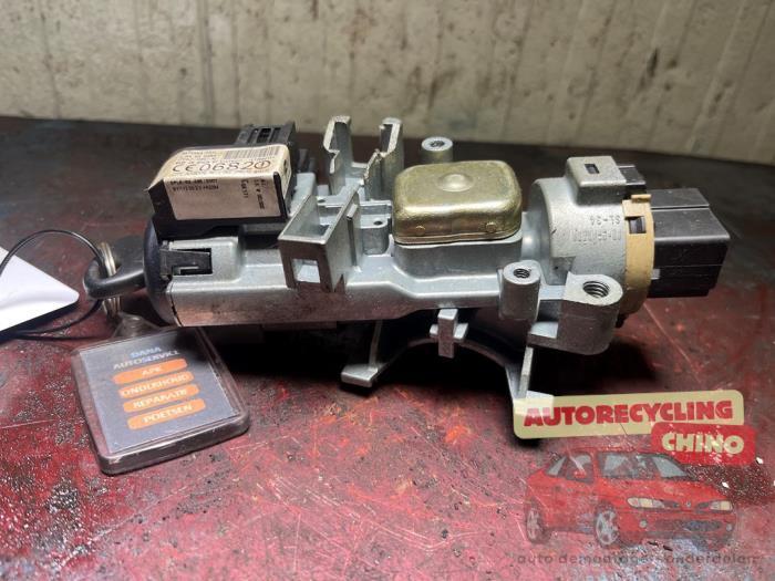 Kontaktslot + Sleutel van een Mazda 2, Auto-onderdelen, Overige Auto-onderdelen, Mazda, Gebruikt, 3 maanden garantie, Ophalen