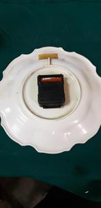 wandklok vintage engelse stijl kunststof, Huis en Inrichting, Ophalen of Verzenden