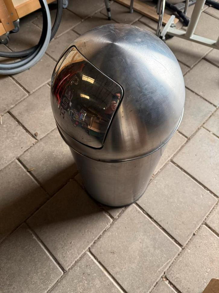 RVS Prullenbak - Stijlvol en Praktisch!, Huis en Inrichting, Woonaccessoires | Prullenbakken, Gebruikt, Rvs, 50 tot 75 cm, 20 tot 30 liter