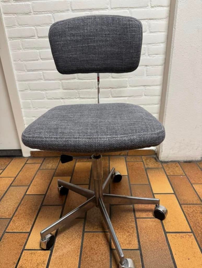 Vintage Labofa bureaustoel (Den) nieuw gestoffeerd.553, Ophalen, Zo goed als nieuw, Grijs, Bureaustoel