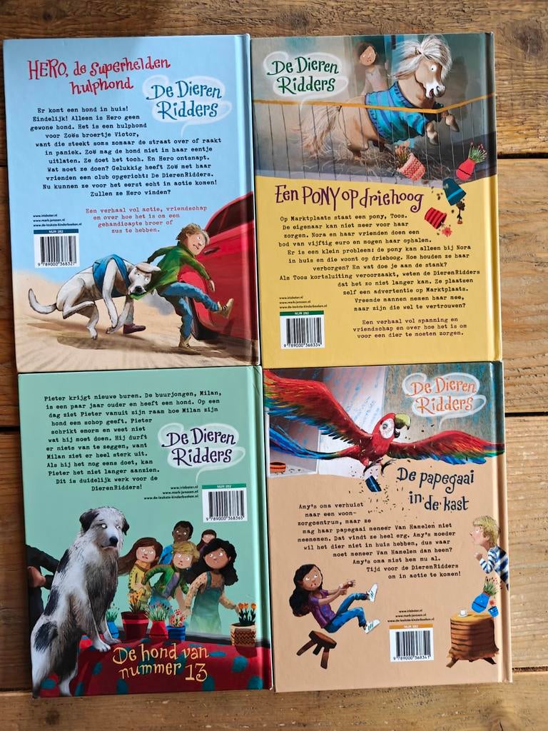 4 Delen van de serie: De Dieren Ridders., Ophalen of Verzenden, Zo goed als nieuw, Fictie algemeen