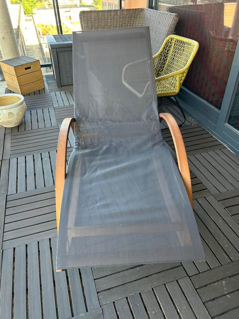 Stevige houten stoel van stevig materiaal, Tuin en Terras, Ligbedden, Ophalen, Zo goed als nieuw, Hout, Verstelbaar