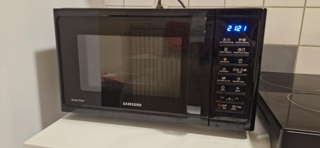 Samsung combi oven, Witgoed en Apparatuur, Magnetrons, Ophalen, Combimagnetron, Zo goed als nieuw, Draaiplateau