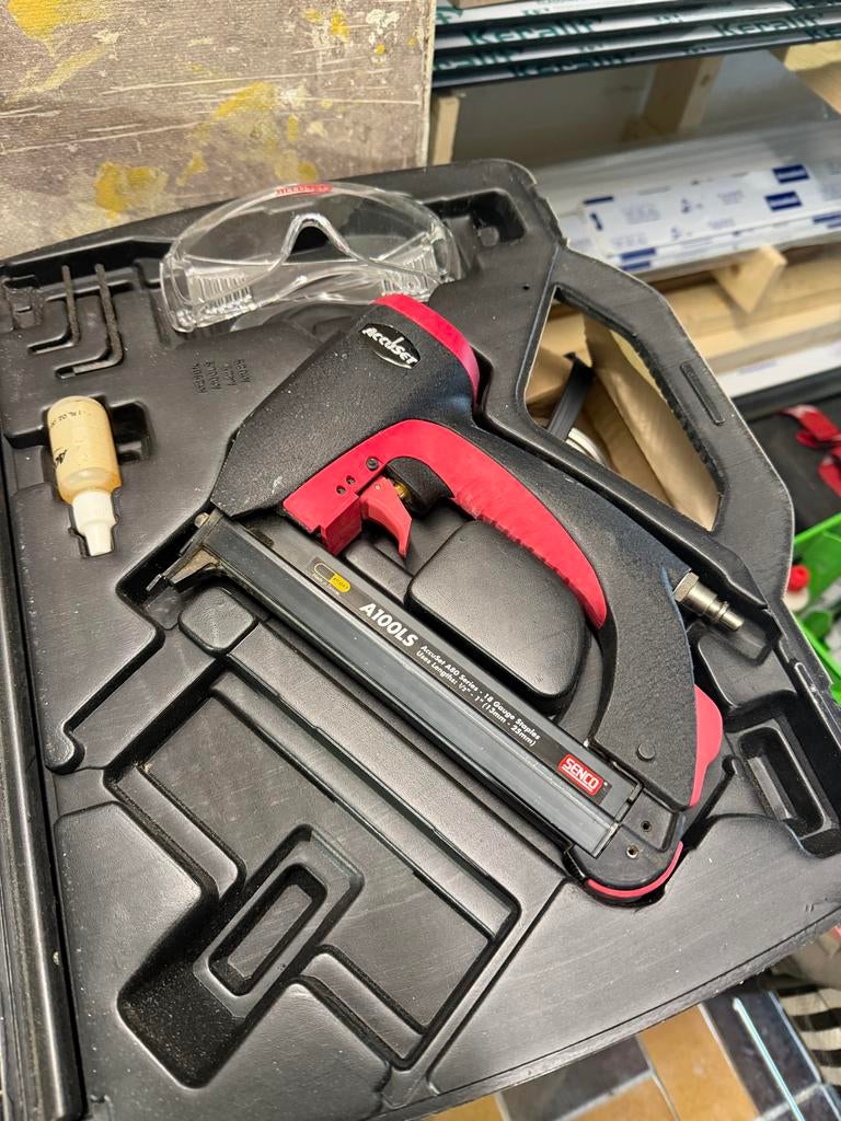 Ophalen AccuSet A100LS & A250SM tacker set met koffer, Doe-het-zelf en Verbouw, Gereedschap | Handgereedschap, Gebruikt, Ophalen of Verzenden