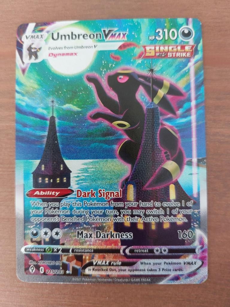 Umbreon VMAX 215, Hobby en Vrije tijd, Verzamelkaartspellen | Pokémon, Ophalen of Verzenden, Nieuw