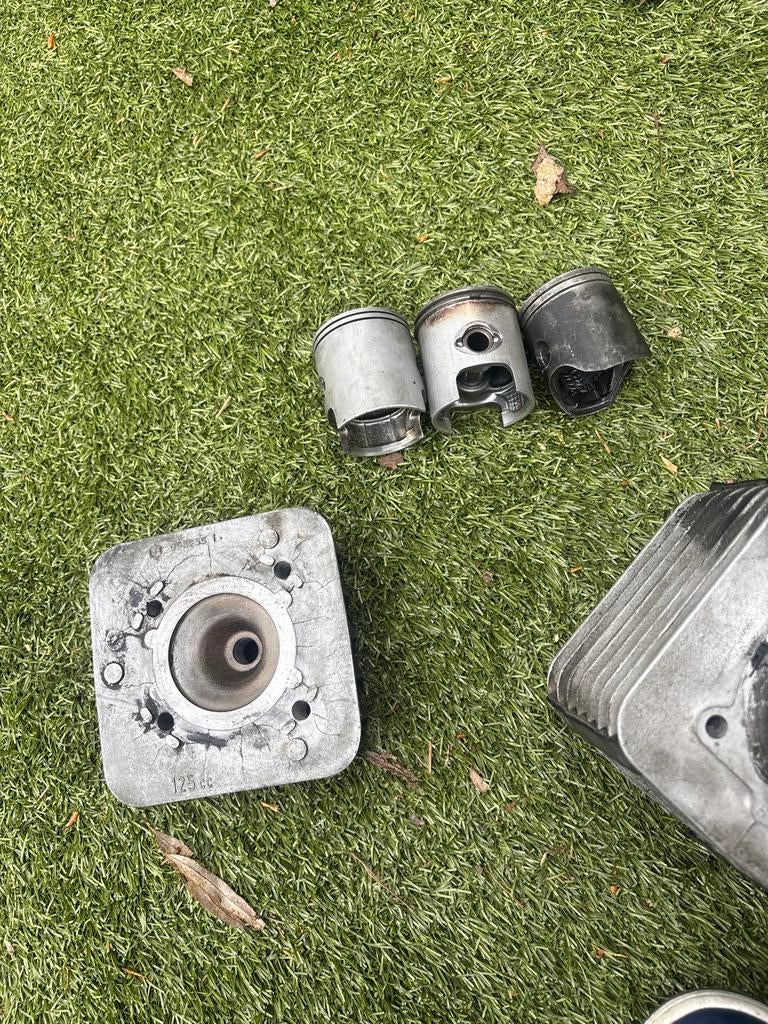 Cilinder en zuigers voor 125cc motor (50 km oud), Ophalen of Verzenden, Gebruikt