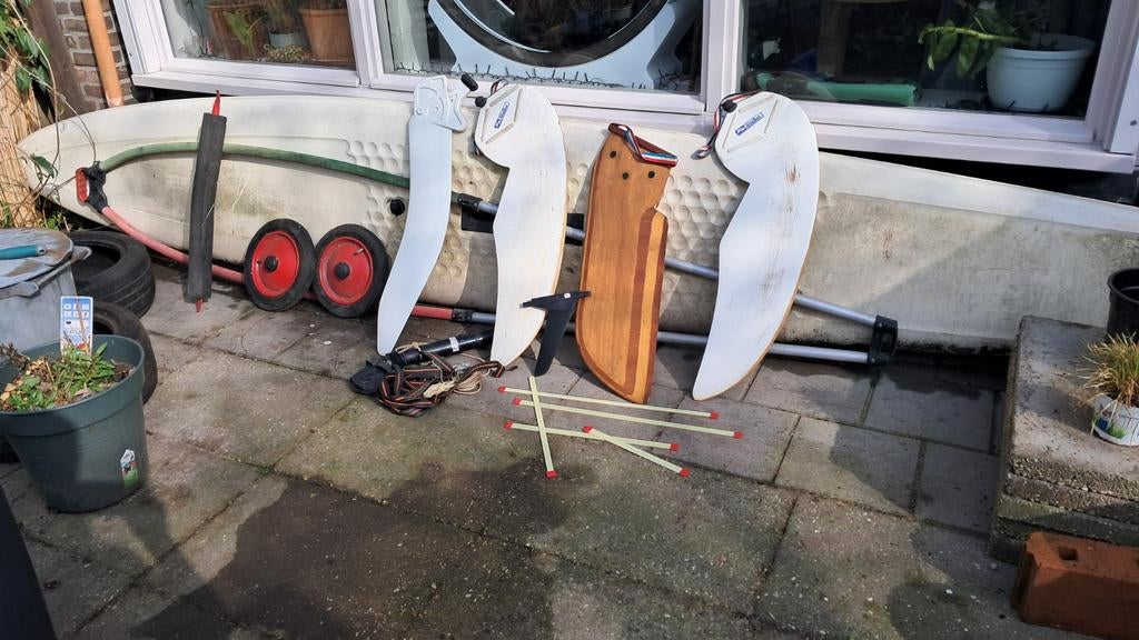 surfplank met mast en meerdere accessoires, Gebruikt, 7 m² of meer, 300 cm of meer, Ophalen of Verzenden