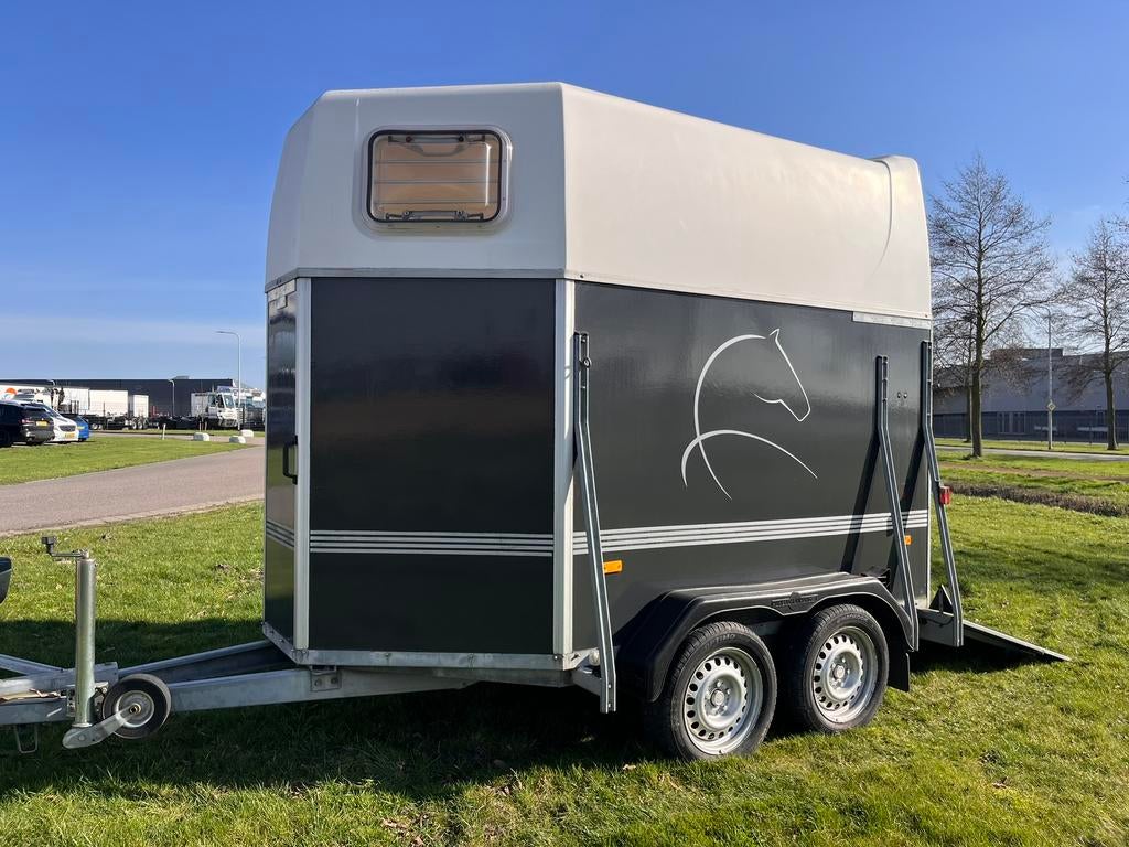 2 paards trailer, Ophalen, Zo goed als nieuw, Hout