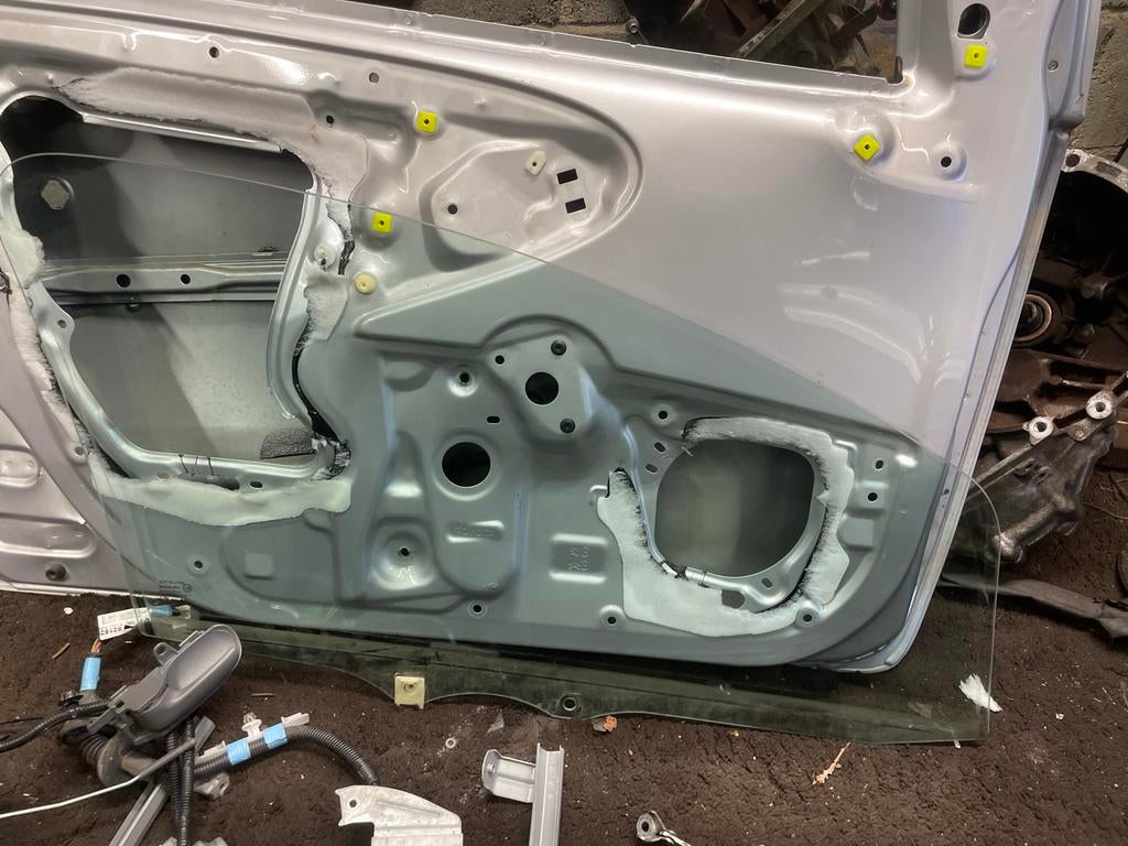 Peugeot 107 aygo citroen c1 Ruit (links voor), Ophalen of Verzenden, Gebruikt
