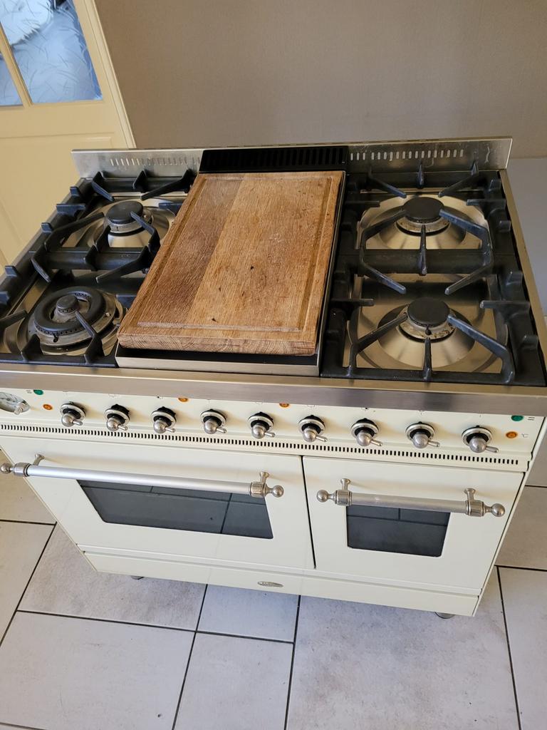Boretti gasfornuis 5pits + ovens ZSM ophalen, Witgoed en Apparatuur, Fornuizen, Ophalen, 60 cm of meer, Zo goed als nieuw, Gas