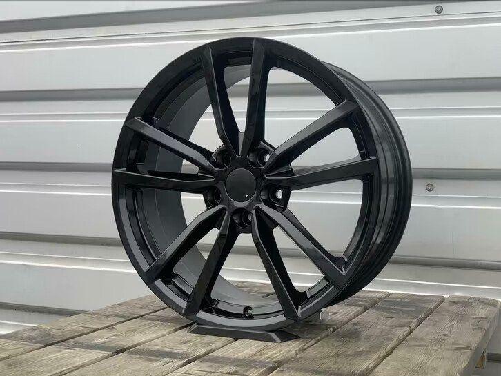 18”19” PRETORIA R-Line Look Velgen past onder VW GOLF6-7-8, Auto-onderdelen, Banden en Velgen, 19 inch, Velg(en), -, -