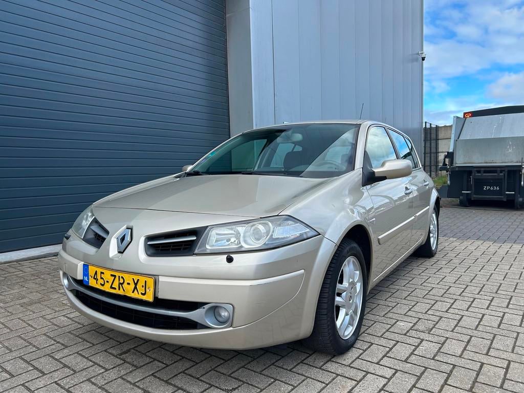 Renault Mégane 1.6i 16V Tech Line AUT CLIMA LPG-G3 1EIG, Auto's, Gebruikt, 4 cilinders, Beige, Bedrijf