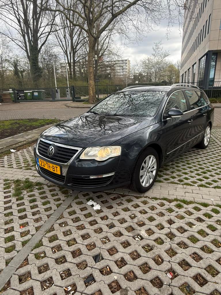Volkswagen Passat 2.0 FSI 110KW Variant 2007 Grijs, Auto's, Volkswagen, Voorwielaandrijving, 4 cilinders, 1984 cc, Origineel Nederlands