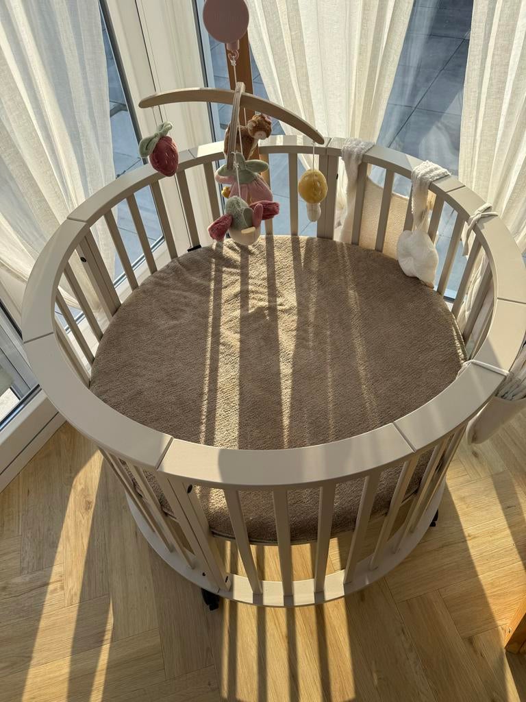 Europe babybox (oatmeal) inclusief matras en hoeslaken, Kinderen en Baby's, Boxen, Ophalen, Zo goed als nieuw, Rond, Wieltjes