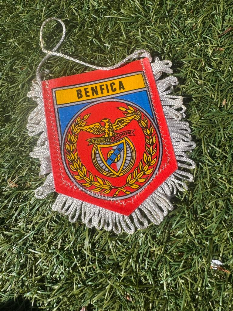 Benfica Vaantje - Vintage Voetbal Memorabilia, Ophalen of Verzenden, Gebruikt, Buitenlandse clubs, Vaantje of Sjaal