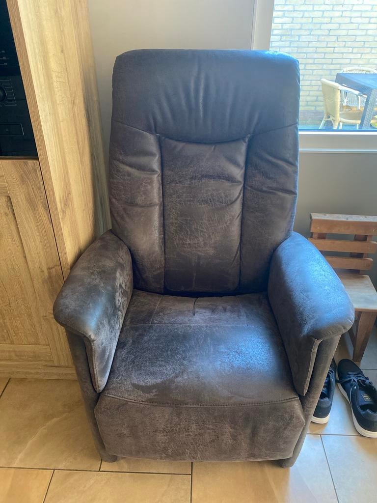 Comfortabele Relaxstoel - Grijs, Huis en Inrichting, Ophalen of Verzenden, Zo goed als nieuw