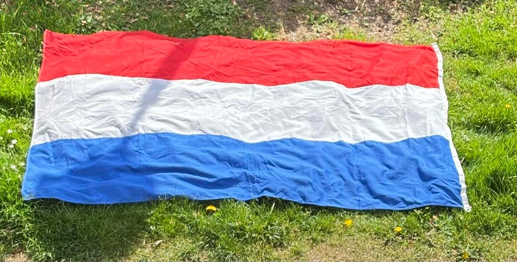 Nederlandse vlag, Diversen, Ophalen