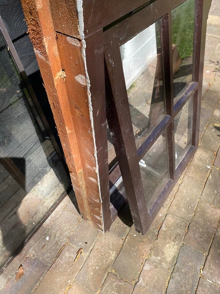 Kozijn met uitzetraam en roedeverdeling 65x85 cm, Doe-het-zelf en Verbouw, Kozijnen en Schuifpuien, Ophalen, Gebruikt, Minder dan 75 cm