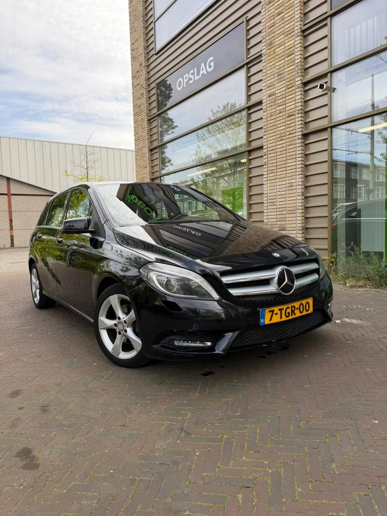 Mercedes-Benz B-Klasse B180 5DRS  2014 automaat, Auto's, 1325 kg, 4 cilinders, 1200 kg, Particulier