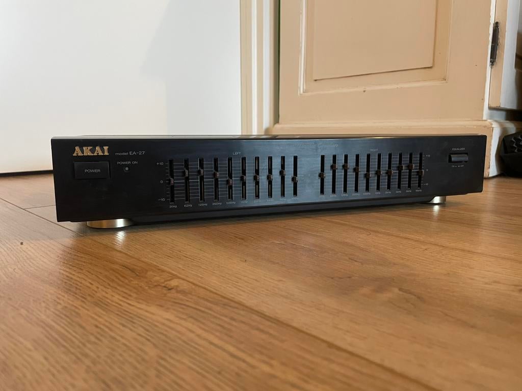 Akai stereo grafische equalizer model: EA-27, Ophalen of Verzenden, Gebruikt