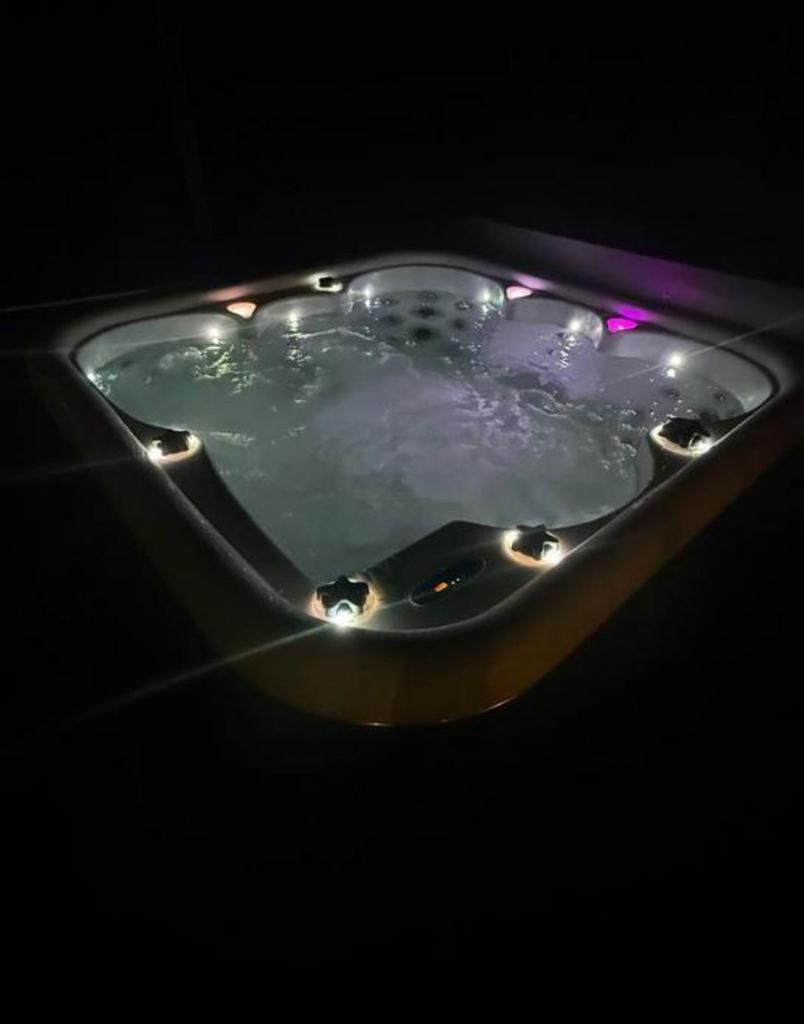 Jacuzzi | Mallorca | 6 Persoons, Tuin en Terras, Ophalen of Verzenden, Zo goed als nieuw