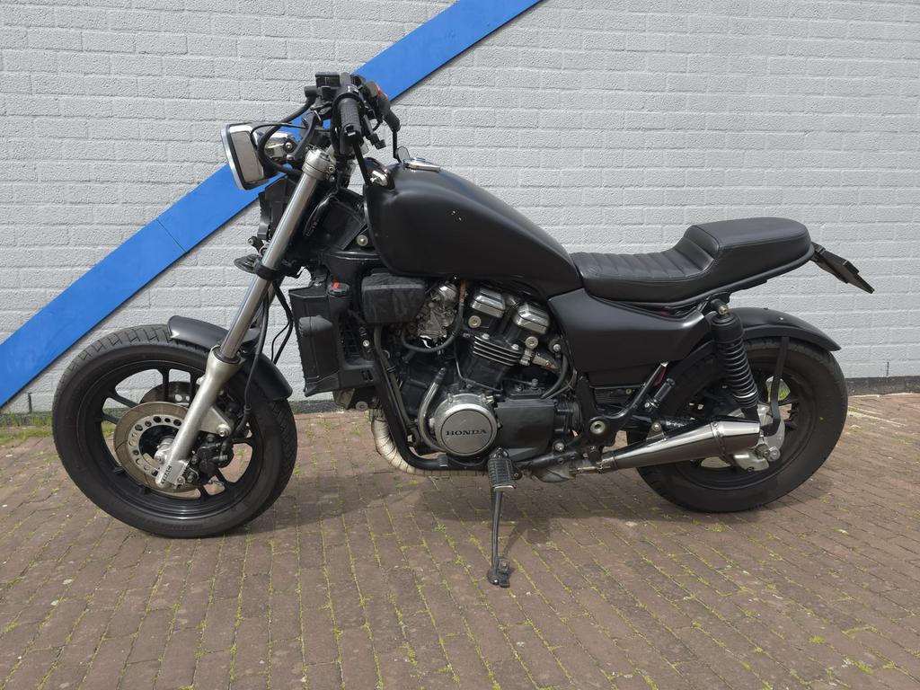 Honda VF1100 Custom 1985 | V4 1098cc | Custom | Project, Motoren, Motoren | Yamaha, Cardan-aandrijving, 1098 cc, Occasion, 4 cilinders