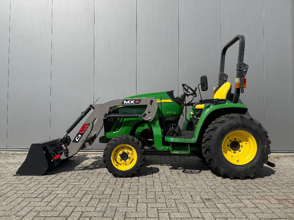 John Deere 3520 Hydrostaat - 37PK - Kenteken - Nieuwe lader, Zakelijke goederen, Agrarisch | Tractoren, John Deere, Gebruikt, Tot 2500