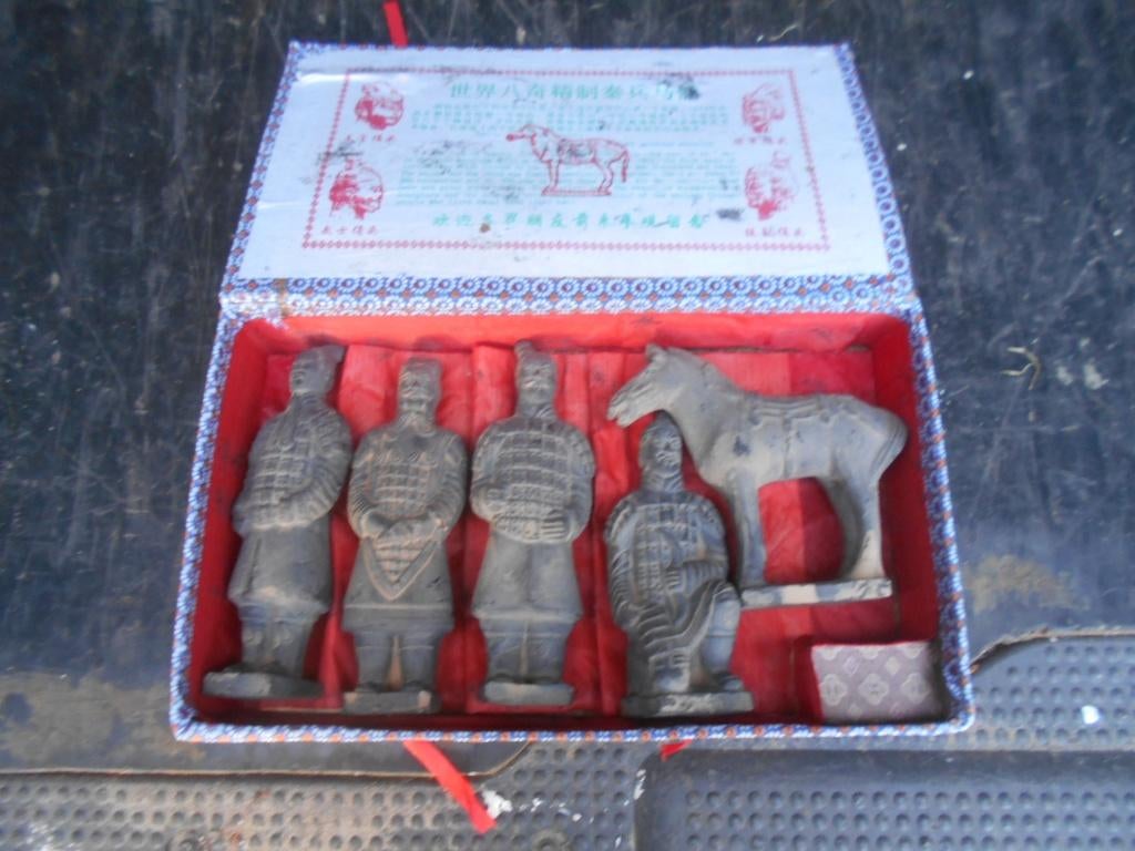 Chinese terracotta Beeldjes, Verzamelen, Beelden en Beeldjes, Ophalen, Zo goed als nieuw, Overige typen