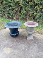 2 gietijzeren bloempotten, Tuin en Terras, Tuinvazen, Ophalen, Gebruikt