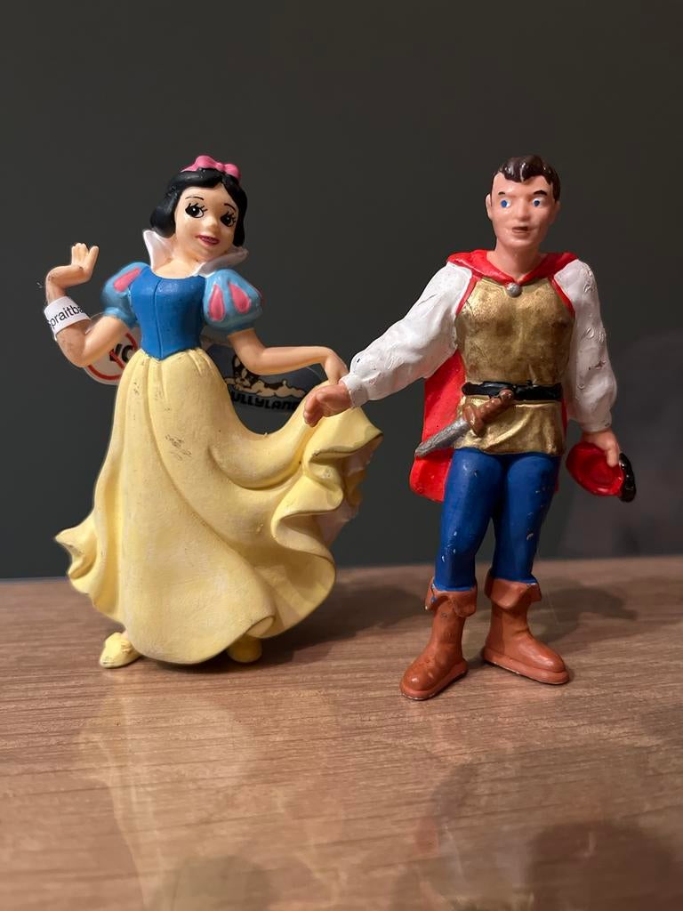Vintage sneeuwwitje en de prins figuren Bullyland, Ophalen of Verzenden, Sneeuwwitje of Doornroosje, Gebruikt, Beeldje of Figuurtje
