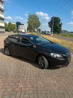 Volvo V40 2.0 D4 Geartronic 2015 Zwart, Auto's, Volvo, Zwart, Origineel Nederlands, 24 km/l, Diesel