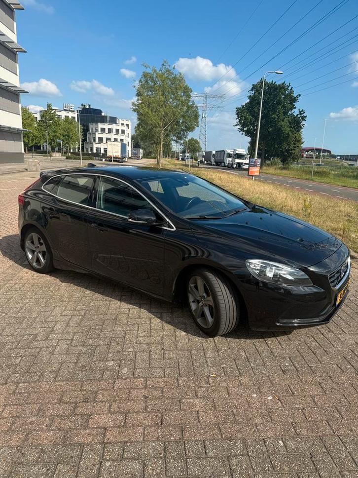 Volvo V40 2.0 D4 Geartronic 2015 Zwart, Auto's, Volvo, Particulier, V40, Diesel, C, Hatchback, Automaat, Origineel Nederlands