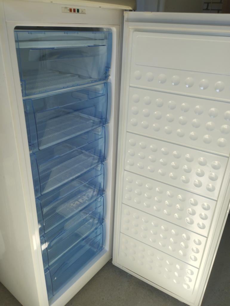 Nette goedwerkende 6lades vriezer, Witgoed en Apparatuur, Vriezers en Diepvrieskisten, Ophalen of Verzenden