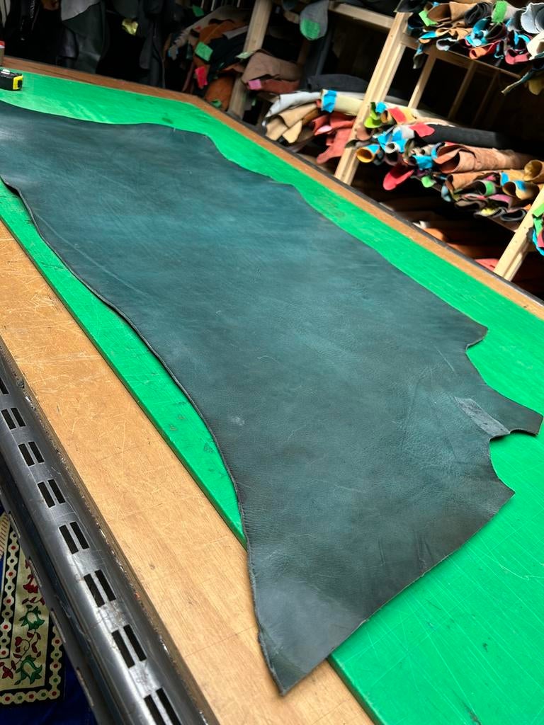 Grijsgroen tuigleer 3-3,5 mm dikte half soepel nr3, Leer of Kunstleer, Ophalen of Verzenden, Zo goed als nieuw, 30 tot 120 cm