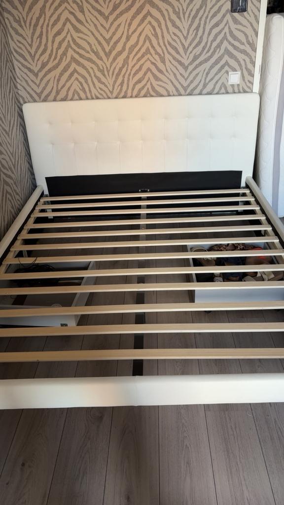 Bed 160/200, Huis en Inrichting, Slaapkamer | Bedden, Tweepersoons, Zo goed als nieuw, Hout, 140 cm