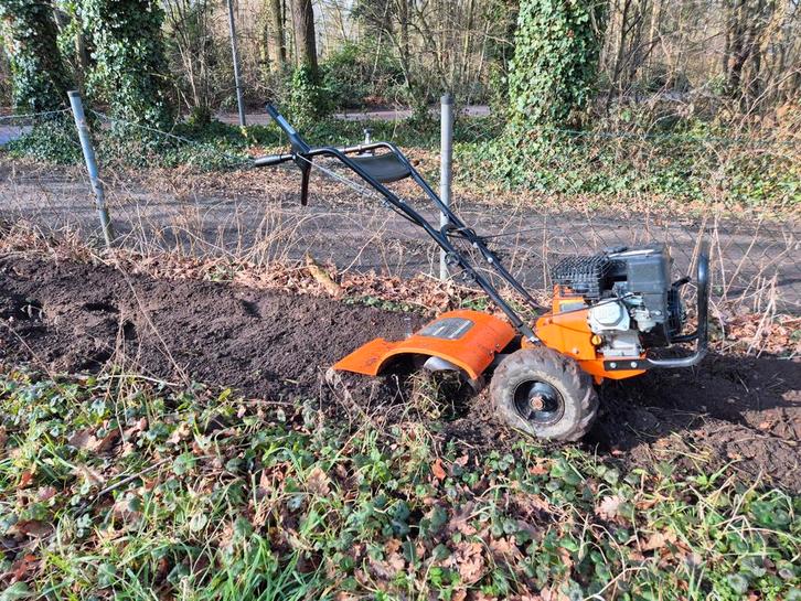 Te huur tuinfrees / grondfrees, Tuin en Terras, Grasmaaiers, 50 cm of meer, Ophalen