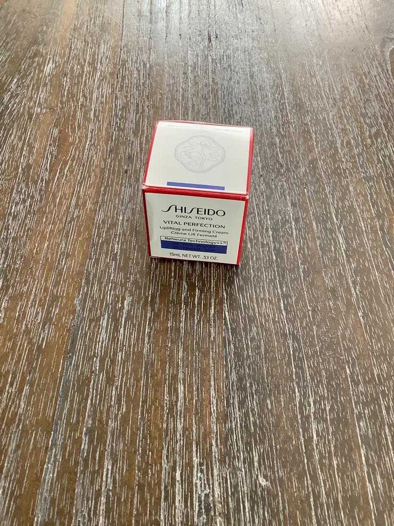Shiseido vital perfection cream, Sieraden, Tassen en Uiterlijk, Uiterlijk | Gezichtsverzorging, Ophalen of Verzenden, Gebruikt