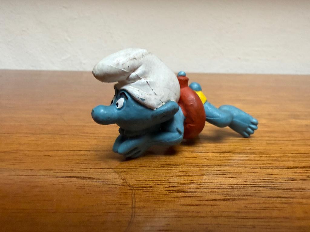 Zwemmende Smurf - oranje zwemband met blauwe stip, Verzamelen, Ophalen of Verzenden, Gebruikt, Overige Smurfen, Poppetje, Figuurtje of Knuffel