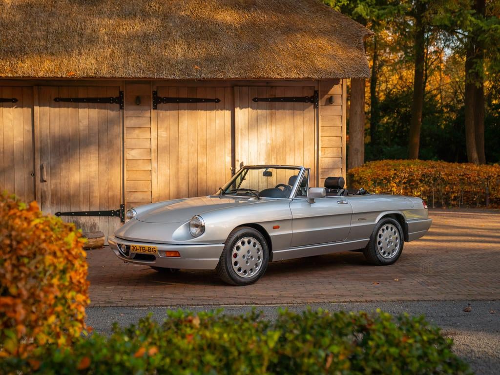 Alfa Romeo Spider 2.0 (bj 1991), Achterwielaandrijving, Zwart, 1962 cc, Cabriolet