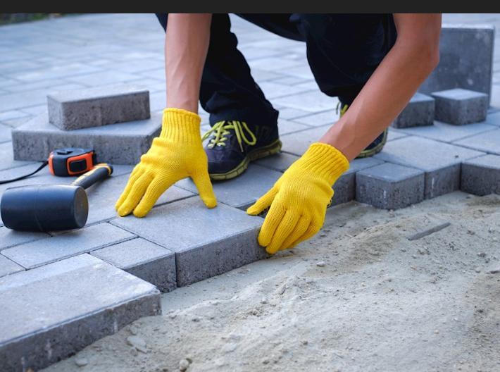 Gezocht opperman/stratenmaker, Diensten en Vakmensen, Tuinmannen en Stratenmakers, Bestrating, Hekwerk of Schuttingen, Tuin- of Vijveraanleg