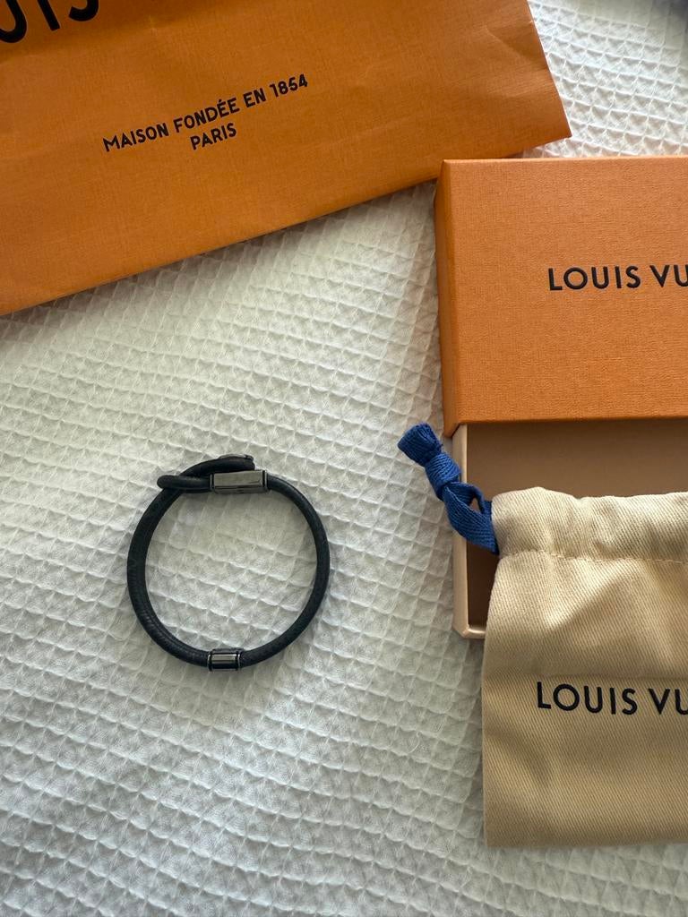 Louis Vuitton armband, Ophalen of Verzenden, Zo goed als nieuw, Zwart, Leer
